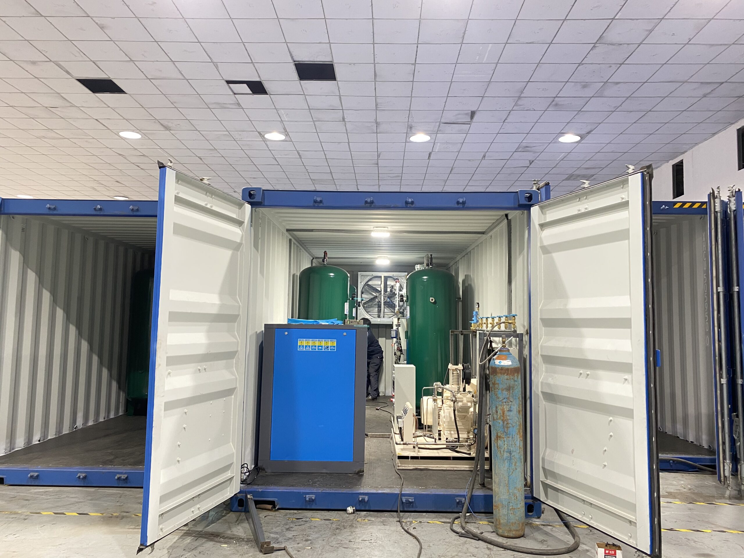 Efficient PSA oxygen plants designed for medical and industrial applications.